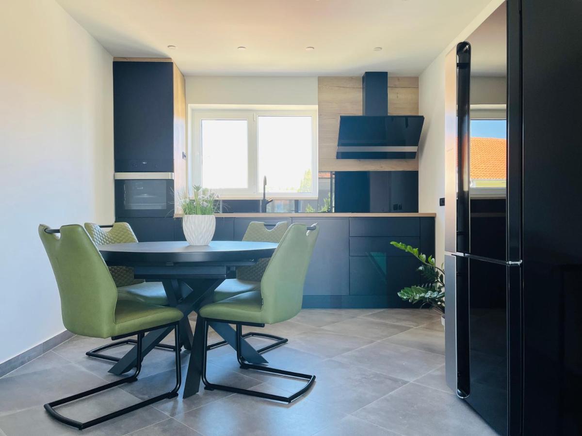 Kia Ora Apartment โตรกีร์ ภายนอก รูปภาพ